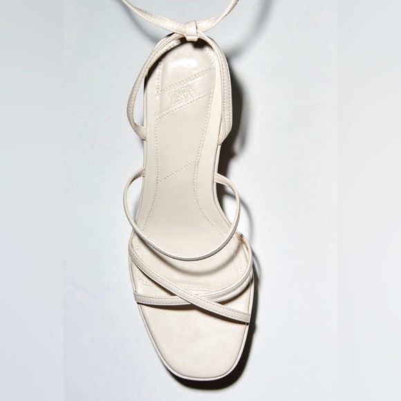 SHOES - Picture 2 of 11